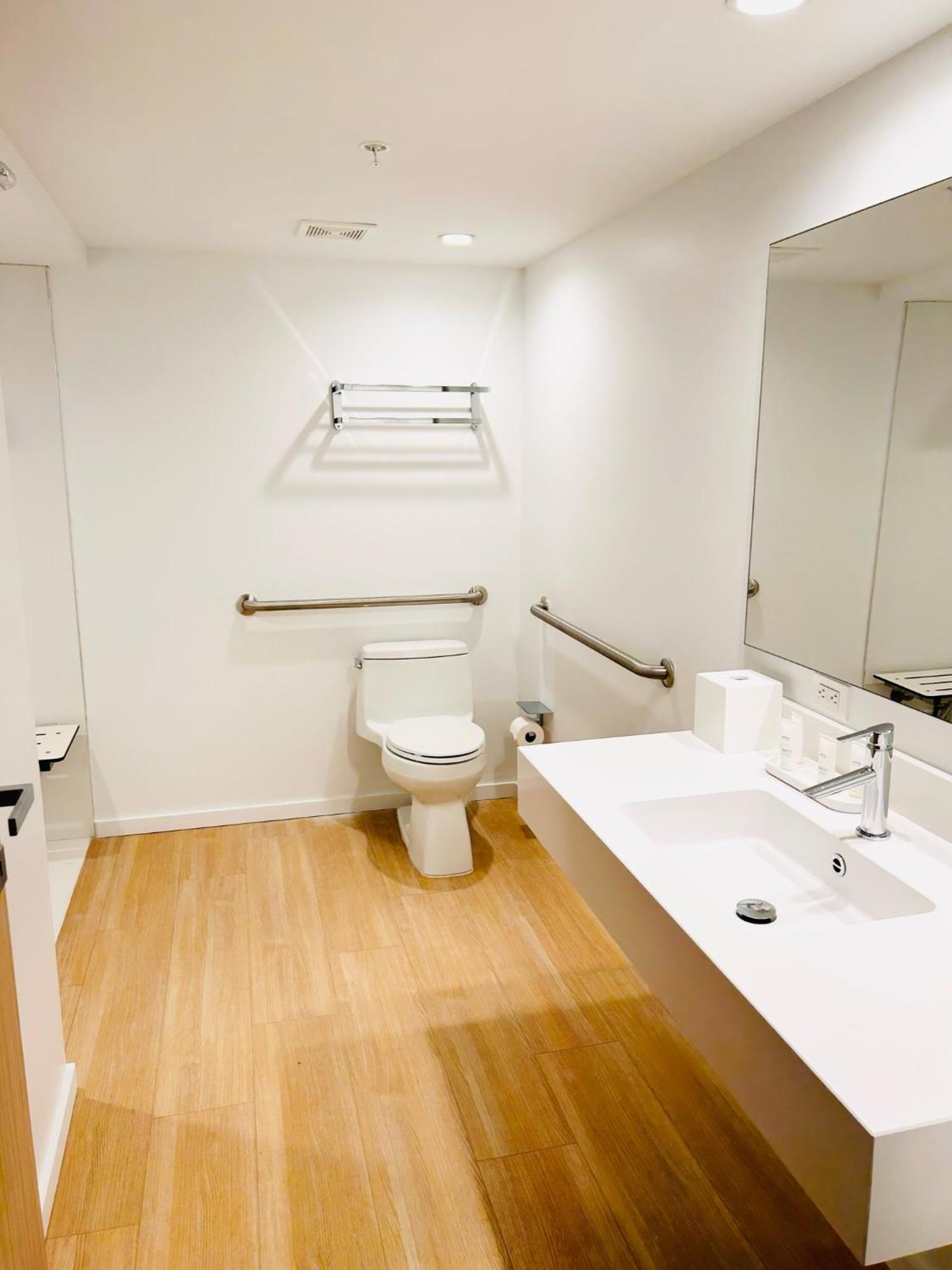 Beach Haus Residences Bal Harbour Номер фото